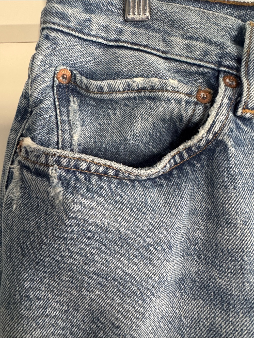 Agolde 90s Jean | Size 33 - Picture 4 of 12